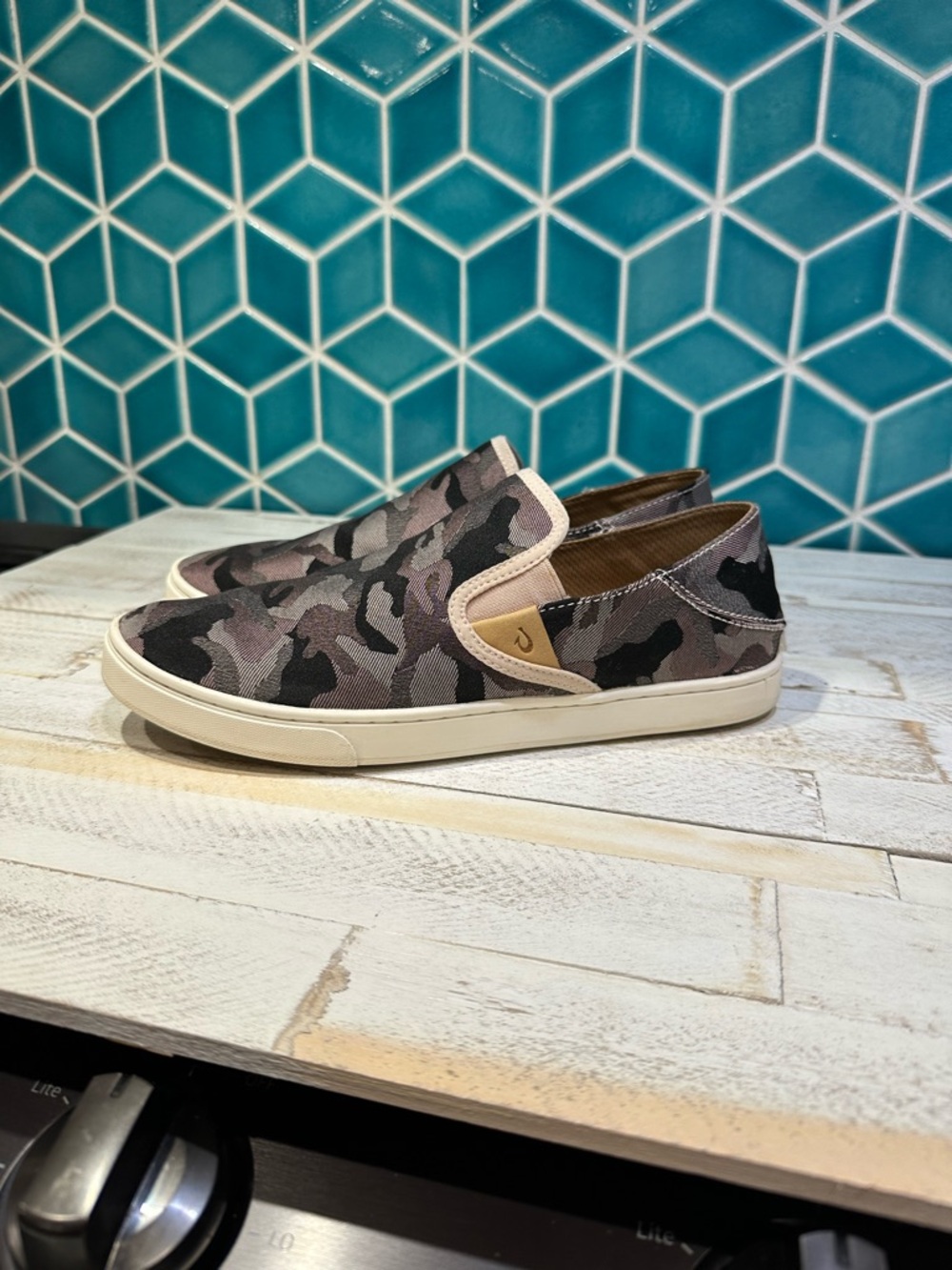 Olukai Pehuea Pa‘I Slip-On Sneaker In Soft Pink / Ke Au Camo 6Qke-size 9.5